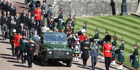 Addio al Principe Filippo: l'ultimo saluto al Castello di Windsor