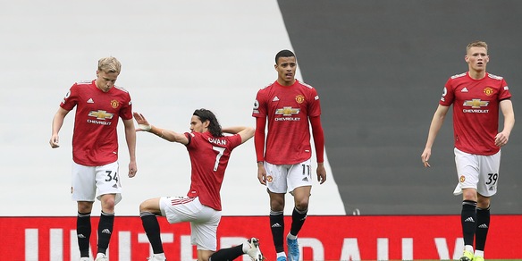 Lo United fatica ma piega il Burnley, pari al 97' per l'Arsenal