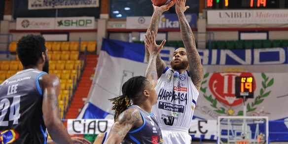 Brindisi crolla in casa e manca l'aggancio in vetta. Ok Venezia