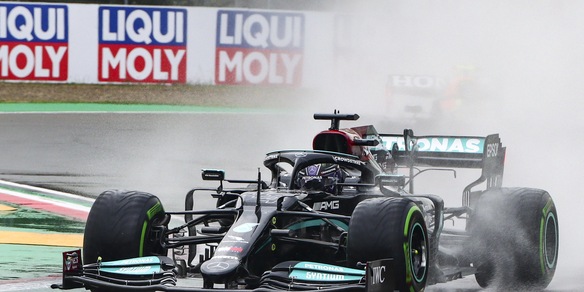 F1, Hamilton e la mancata penalità a Imola. Masi: "Retromarcia consentita"