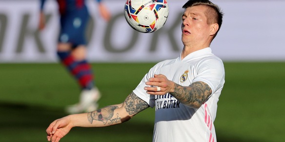 Superlega, Kroos a muso duro: "Noi calciatori siamo burattini"