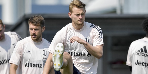 De Ligt: "Alla Juve sono cresciuto. Imparo da Chiellini"