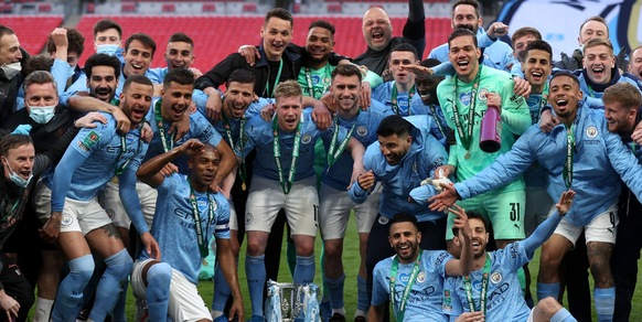 Guardiola a 30 titoli: il City trionfa in Carabao Cup e punta il Triplete