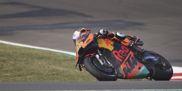 MotoGp, prove libere 1 Gp Spagna: Binder in testa, Rossi 18°