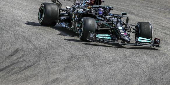 F1, prove libere 2 Gp Portogallo: Hamilton in testa, Sainz 4°