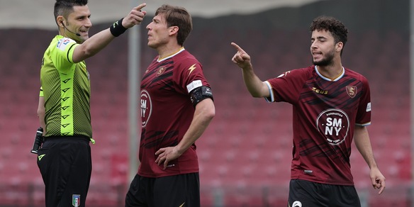 Serie B, Balotelli punisce la Salernitana. Coda non basta al Lecce