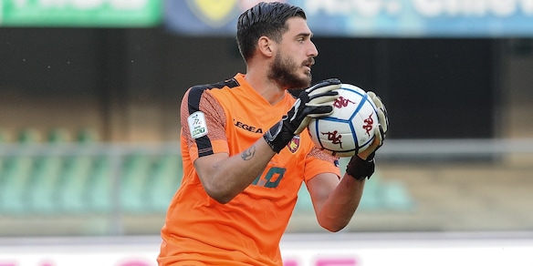 Serie B, Falcone del Cosenza squalificato con la prova tv