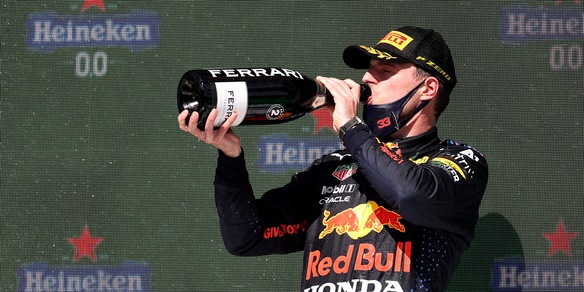 F1: una vittoria due volte secondo, è il miglior inizio di stagione per Verstappen