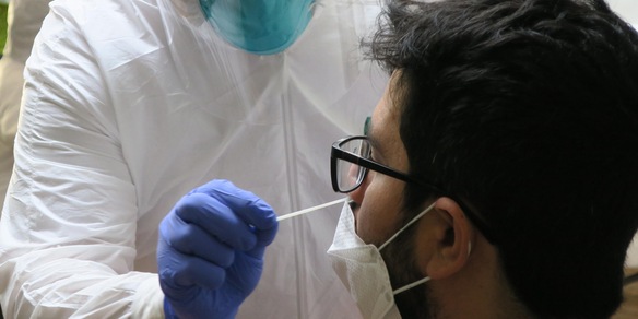 Covid in Italia, i dati: 10.585 positivi e 267 morti