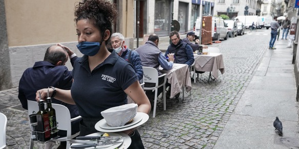 Coprifuoco alle 23 e altre riaperture: le ultime novità