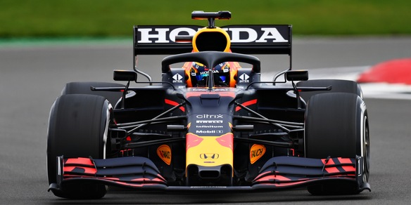 F1: Albon torna sulla Red Bull, test con le nuove gomme Pirelli