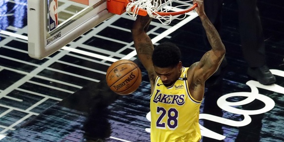Nba, Lakers-Knicks show sulla sirena. Ok Warriors sui Suns