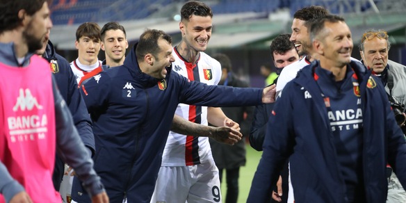 Genoa, festa salvezza nel pullman