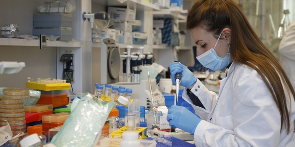 Coronavirus, il bollettino: 7.567 contagi, 182 vittime