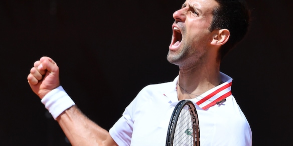 Internazionali, Djokovic approda in semifinale. Tsitsipas ko