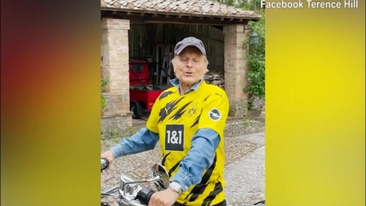 Terence Hill risponde a Haaland: il video che spopola sul web