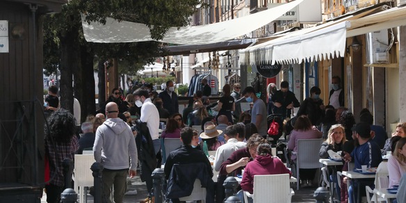 Coronavirus, addio al coprifuoco: le nuove regole