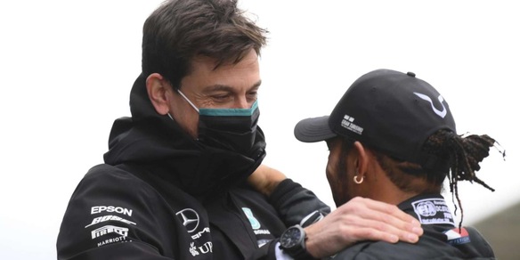 F1 Mercedes, Wolff: "La firma di Hamilton non è lontana"