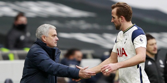 Roma, i tifosi del Tottenham rimpiangono Mourinho: "Persi trofeo e Kane"