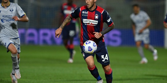 Crotone, Marrone: "Vogliamo chiudere bene con la Fiorentina"