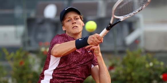 Lione, Sinner al secondo turno: battuto in rimonta Karatsev