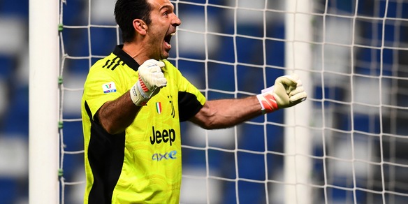 "Barcellona, sondaggio per Buffon come secondo di Ter Stegen"