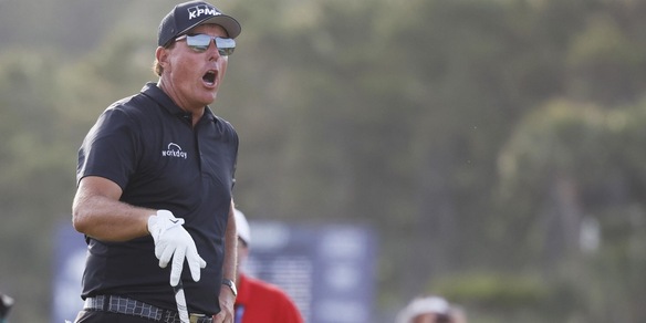 PGA Championship: Mickelson in vetta insegue la storia