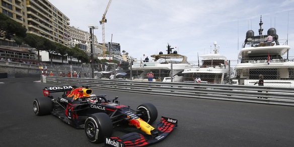 F1, Gp Monaco: Max Verstappen trionfa davanti alla Ferrari di Sainz