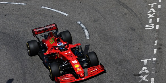 Ferrari, Charles Leclerc torna in pista con le gomme da 18 pollici