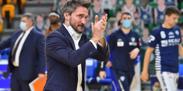 Ufficiale, Pozzecco lascia Sassari: "Sempre uno di voi"