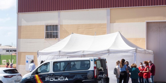 Spagna, lui la violenta e lei gli taglia il pene: arrestata