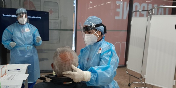 Coronavirus, il bollettino: 2.483 nuovi casi e 93 morti