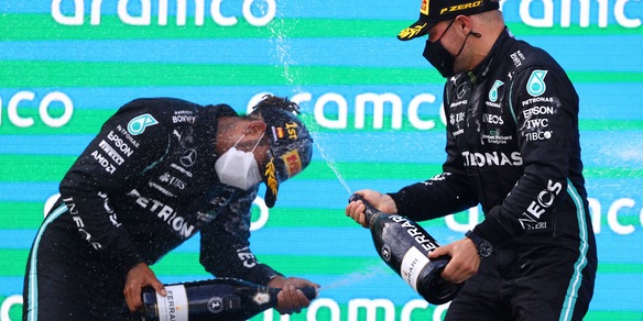 F1, le statistiche del Gp di Baku: Mercedes dominatrice in Azerbaigian