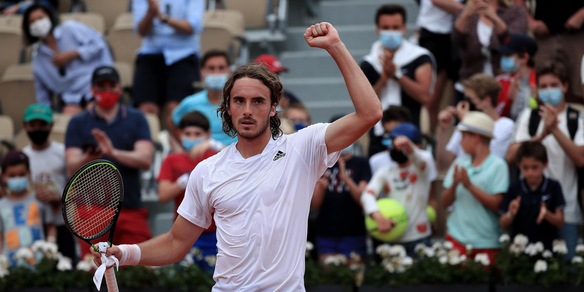 Roland Garros, Tsitsipas e Medvedev avanzano al terzo turno