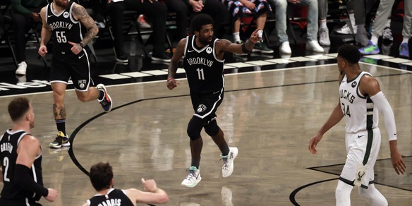 NBA, Irving trascina Brooklyn contro Milwaukee. Harden ko