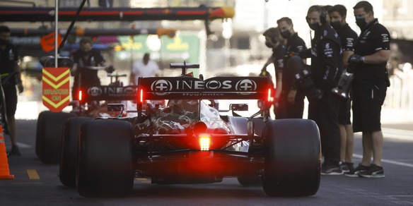 F1, Elliott (Mercedes): "Hamilton fa pochi errori, noi dobbiamo vedere come migliorare"