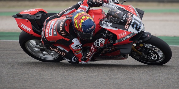 Superbike: Rinaldi trionfa in gara-1 a Misano, 3° Jonathan Rea