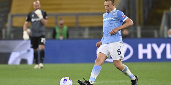 Douglas Costa chiama Leiva: “Vieni al Gremio”