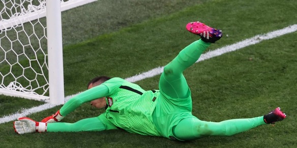 Szczesny, incredibile record e altro autogol della Juve agli Europei