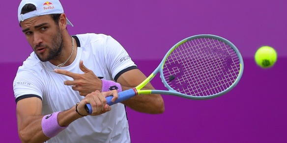 Berrettini batte Murray e vola ai quarti del Queen's