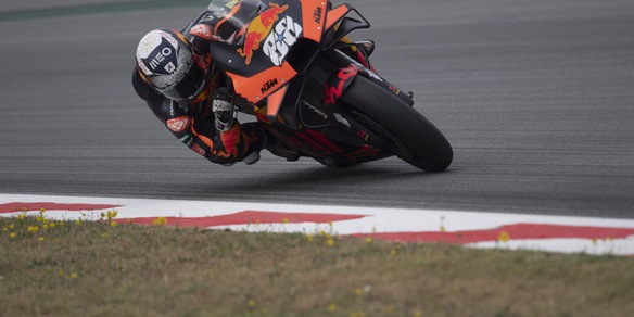 MotoGp, prove libere 2 Gp Germania: Oliveira davanti, cade Rossi