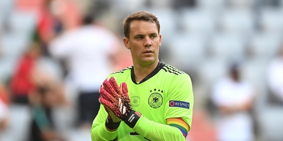 Europei, Neuer con la fascia arcobaleno: dall'Uefa nessuna sanzione
