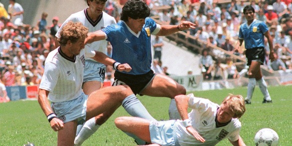 Maradona, i 35 anni della Mano de Dios e la maglia che vale un tesoro