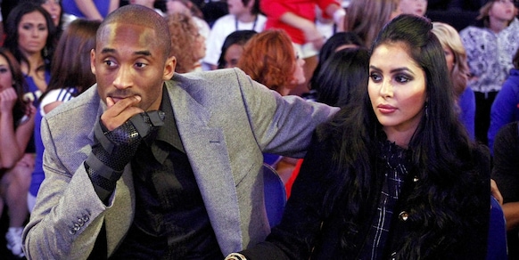 Moglie di Bryant: sì all'accordo per chiudere la causa sull'incidente