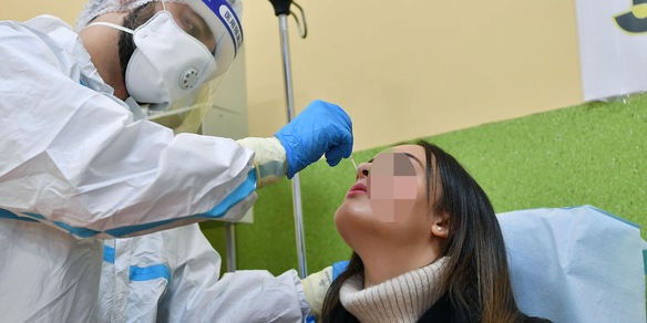 Coronavirus, i sintomi che hanno solo le persone vaccinate