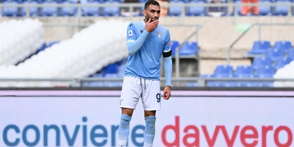 Lazio, il ballo dei terzini: Fares in bilico