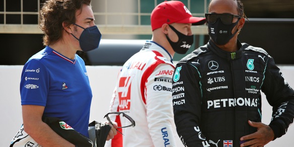 F1, Alonso su Hamilton: "Non è mai stato invincibile"