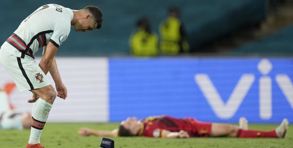 Ronaldo nervoso e il gesto rabbioso a fine partita