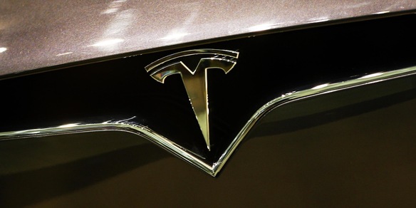 Tesla, problemi in Cina: ritirate 300 mila vetture