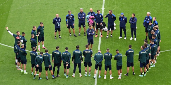 L’Italia attorno a Mancini: discorso motivazionale prima del Belgio